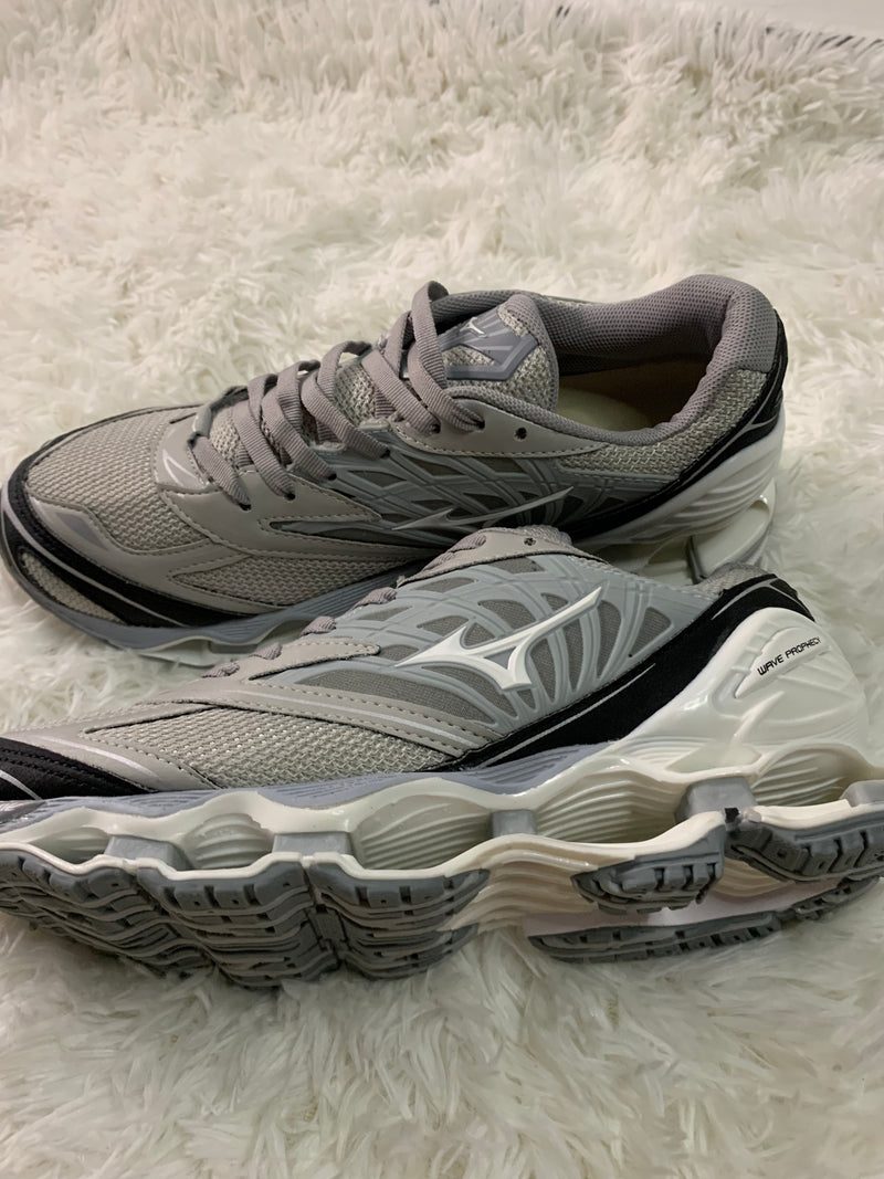 Mizuno Wave Prophecy LS Gray