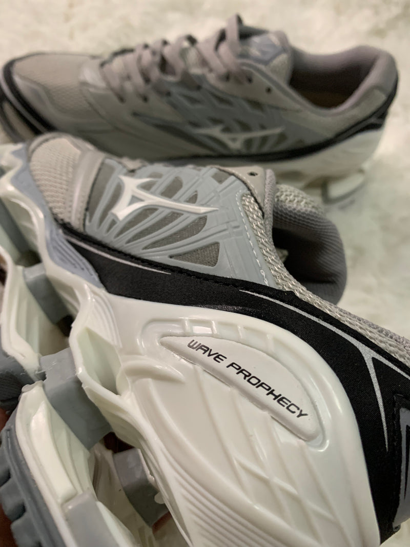 Mizuno Wave Prophecy LS Gray